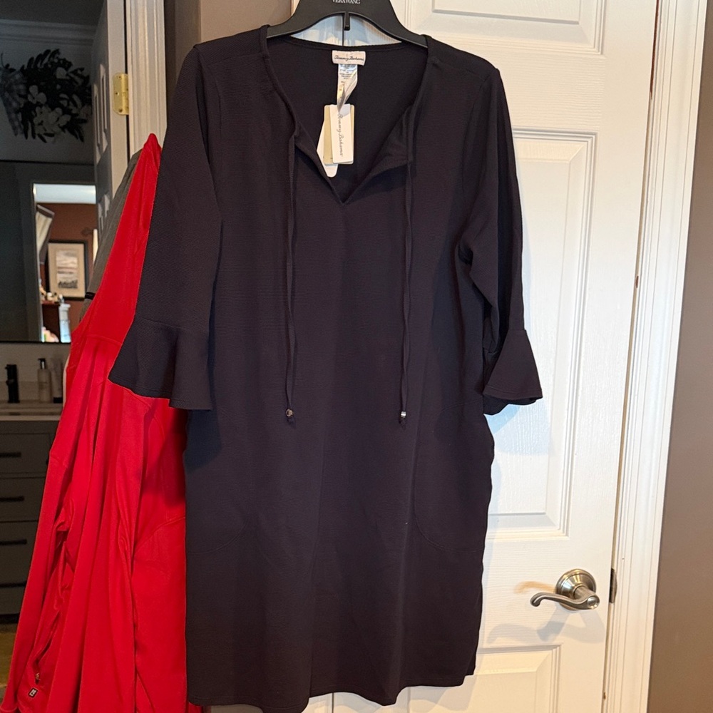Tommy Bahama brand new with tags ladies beach cover-up in black. Size XL